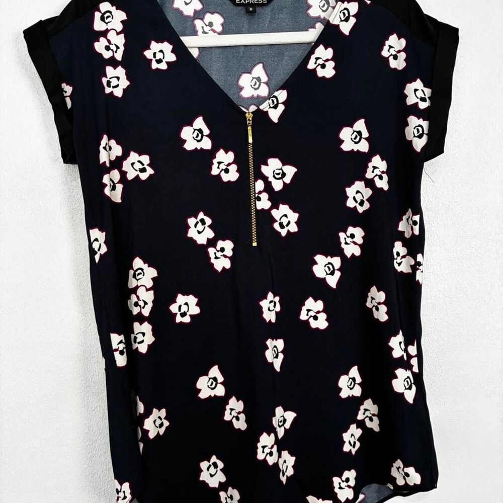 Express Women's Navy with black accents and Floral design Blouse